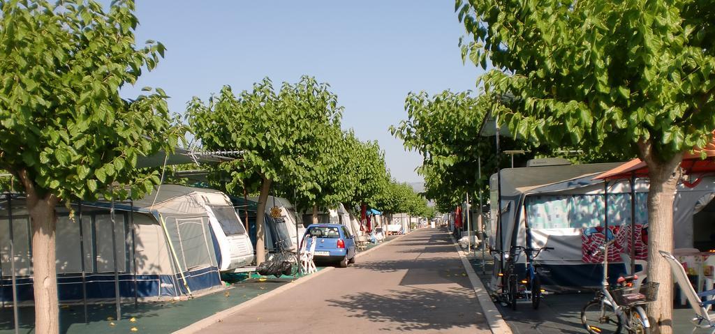 Camping Y Bungalows Monmar มอนโกฟาร์ ภายนอก รูปภาพ